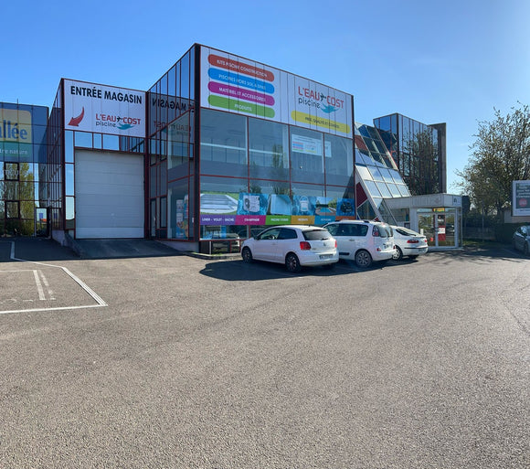 Des envies de piscine ? À Dijon, notre magasin est là pour vous !Nos vendeurs se tiennent à votre disposition pour vous accompagner dans vos projets, que votre piscine soit déjà construite ou non !Vous trouverez tous les produits et accessoires dont vous avez besoin.